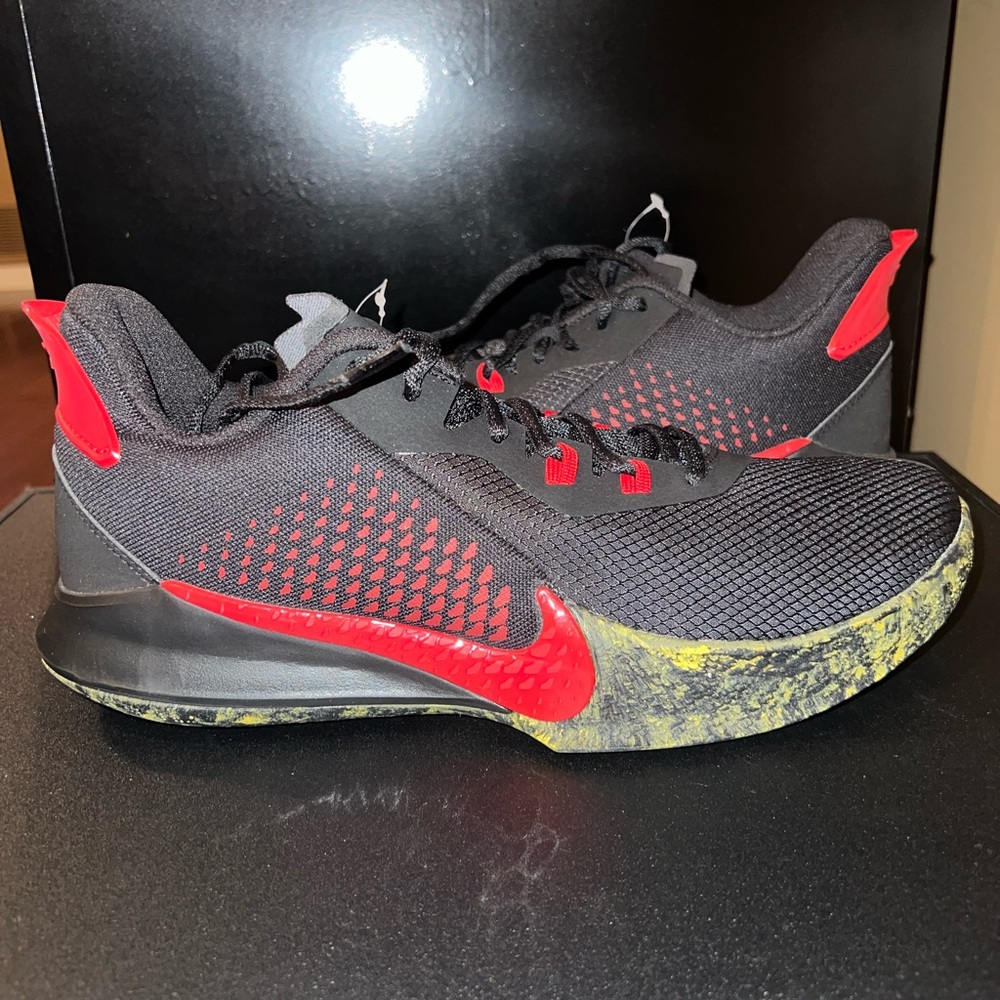 Nike Mamba Fury, alternate Bruce Lee